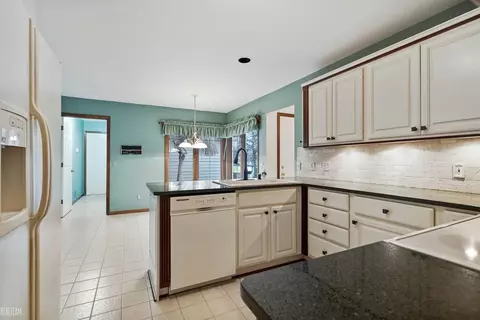 16845 Crystal, Macomb, MI 48042 photo 20