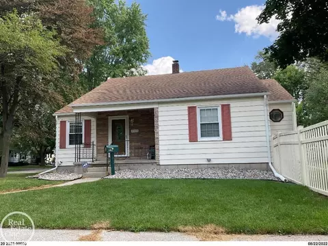 202 Jameson, Saginaw, MI 48602