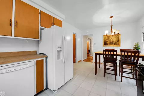 19640 E Kings, Grosse Pointe Woods, MI 48236 photo 10