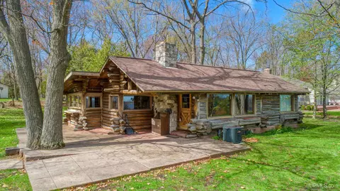 7552 7554 Caron 05, Gladstone, MI 49837
