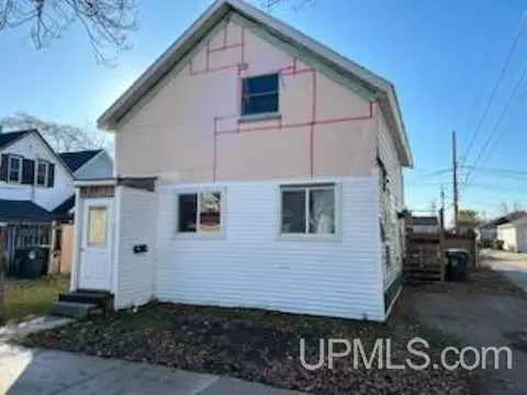 1511 S 3rd, Escanaba, MI 49829