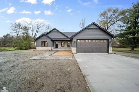 4044 Krafft Rd, Fort Gratiot, MI 48059