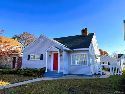 609 S 12th, Escanaba, MI 49829