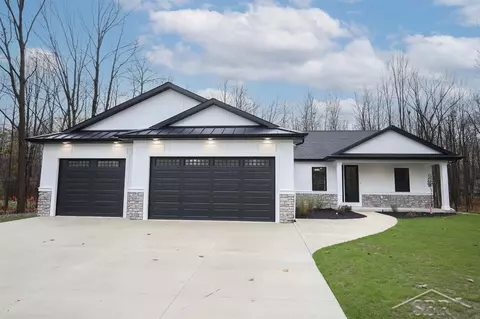 Exterior - 3603 E Douglas, Midland, MI 48642 photo 4 of 9