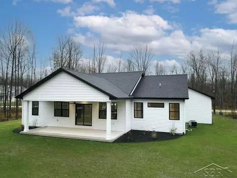 Exterior - 3603 E Douglas, Midland, MI 48642 photo 8 of 9