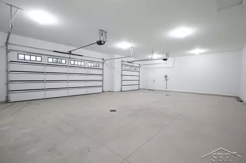 Exterior - 3555 E Douglas, Midland, MI 48642 photo 6 of 10