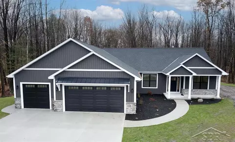 3555 E Douglas, Midland, MI 48642