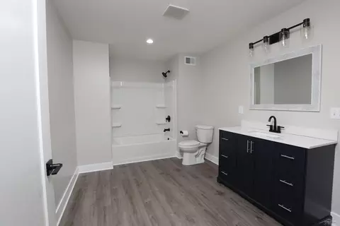 Bath - 3555 E Douglas, Midland, MI 48642 photo 7 of 9