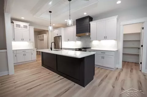 Kitchen - 3555 E Douglas, Midland, MI 48642 photo 2 of 4