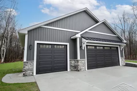 Exterior - 3555 E Douglas, Midland, MI 48642 photo 7 of 10