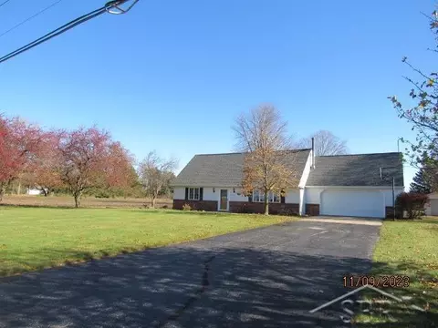 880 N Thomas, Saginaw, MI 48609