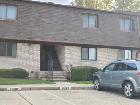 25580 Quarter Deck, Harrison Township, MI 48045