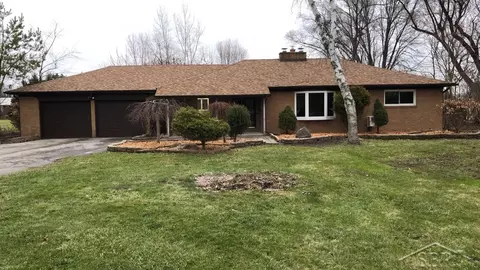 3910 Midland, Saginaw, MI 48603