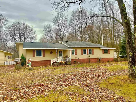 5799 Chaison 235, Gladstone, MI 49837