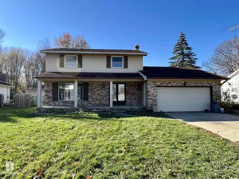 4170 Whispering Oak, Flint, MI 48507