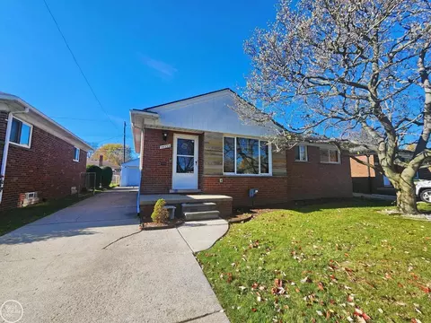26213 San Rosa, Saint Clair Shores, MI 48081