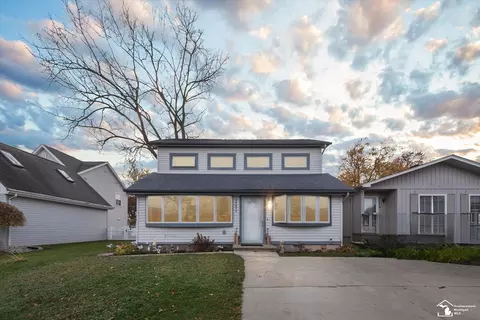 29252 Lowell, Gibraltar, MI 48173