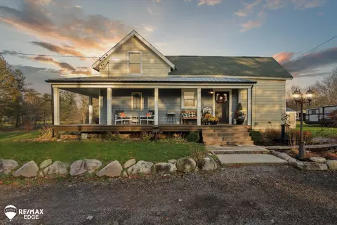 10326 E Stanley, Davison, MI 48423