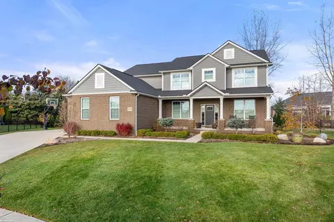 47845 Hidden Mdws, Macomb, MI 48044