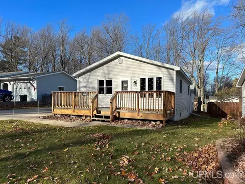 2132 Waldo, Marquette, MI 49855
