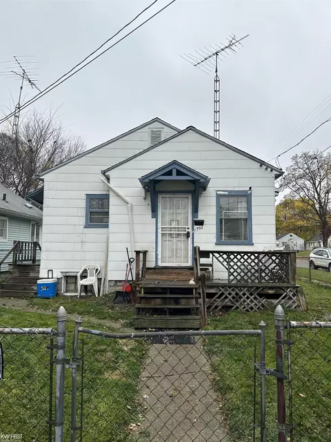 1702 Maplewood, Flint, MI 48506