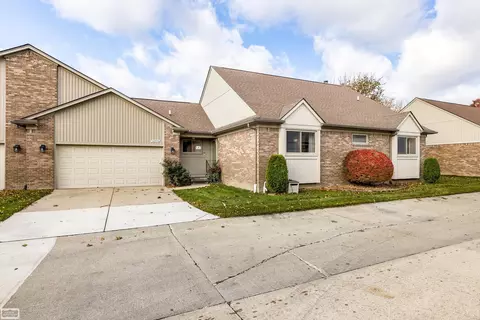 42445 Leonardo S, Clinton Township, MI 48038