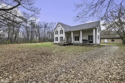 4864 Klam, Columbiaville, MI 48421