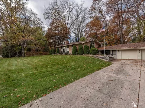 1587 Riverview, Monroe, MI 48162
