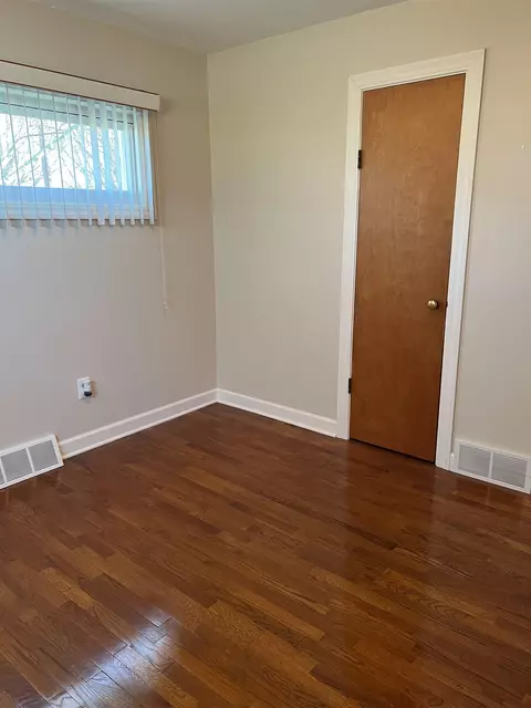 728 Coutant, Flushing, MI 48433 photo 10