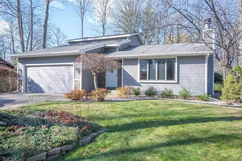 5809 Lantern, Midland, MI 48642