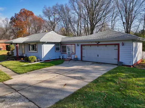 5072 Prestwood, Flint, MI 48504