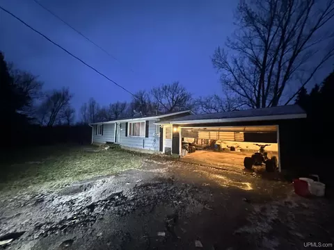 26060 Atlantic, Calumet, MI 49913