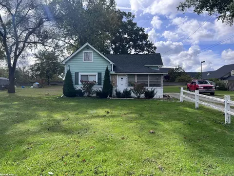 15600 Millar, Clinton Township, MI 48036