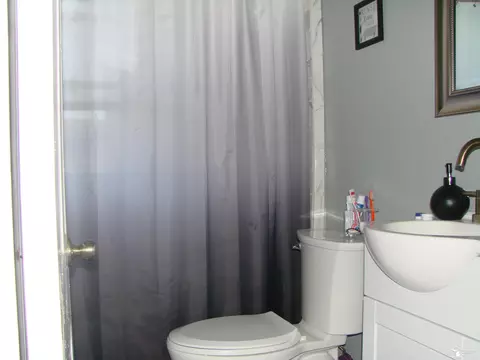 310 Bentley, Monroe, MI 48162 photo 9