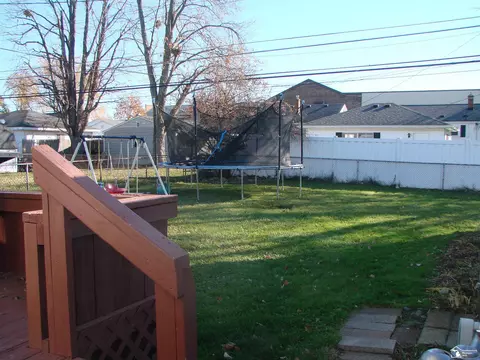 310 Bentley, Monroe, MI 48162 photo 4