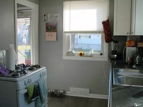 310 Bentley, Monroe, MI 48162 photo 8