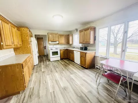 2201 S 23rd, Escanaba, MI 49829 photo 3