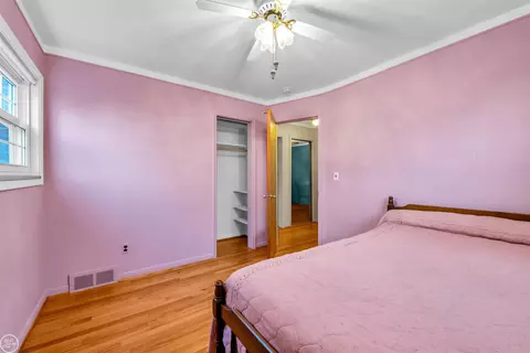 2079 Hampton Rd, Grosse Pointe Woods, MI 48236 photo 15