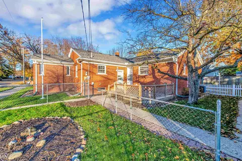 2079 Hampton Rd, Grosse Pointe Woods, MI 48236 photo 34