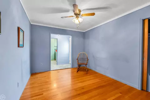 2079 Hampton Rd, Grosse Pointe Woods, MI 48236 photo 5