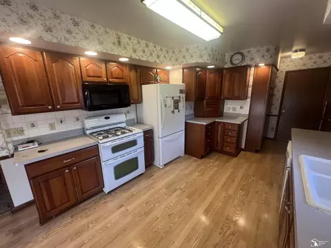 7252 Maplewood, Temperance, MI 48182 photo 8