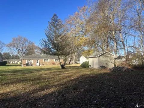7252 Maplewood, Temperance, MI 48182 photo 5