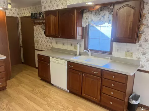 7252 Maplewood, Temperance, MI 48182 photo 13