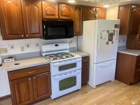 7252 Maplewood, Temperance, MI 48182 photo 9