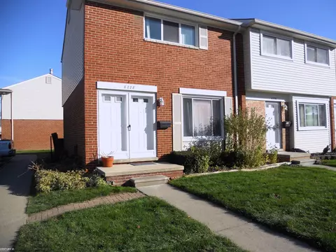 8228 Dartmouth, Warren, MI 48093