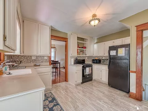 224 E Grv, Monroe, MI 48162 photo 12