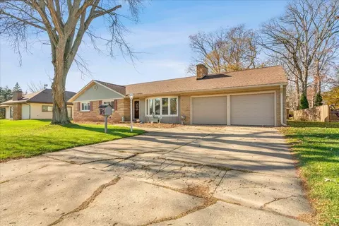 1205 Krust, Owosso, MI 48867 photo 2
