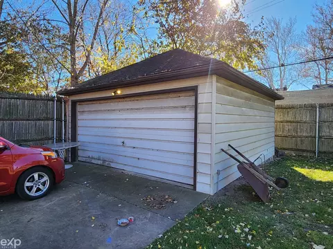 4957 Hillcrest, Grosse Pointe, MI 48236 photo 24