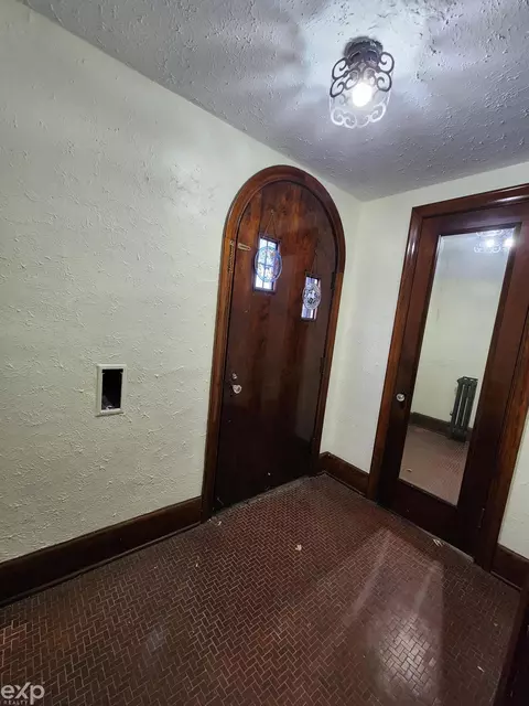 4957 Hillcrest, Grosse Pointe, MI 48236 photo 4