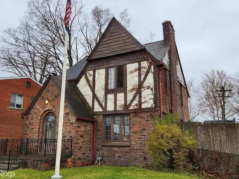 4957 Hillcrest, Grosse Pointe, MI 48236